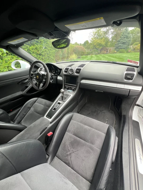 2016 Porsche 981 Boxster Spyder - Image 15 of 31
