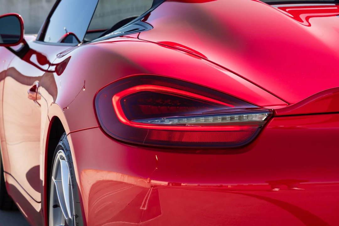 2016 Porsche 981 Boxster Spyder - Image 26 of 31