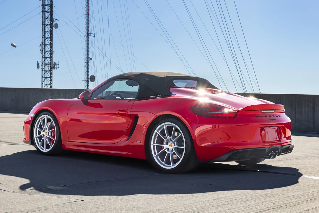 2016 Porsche 981 Boxster Spyder - Image 15 of 31