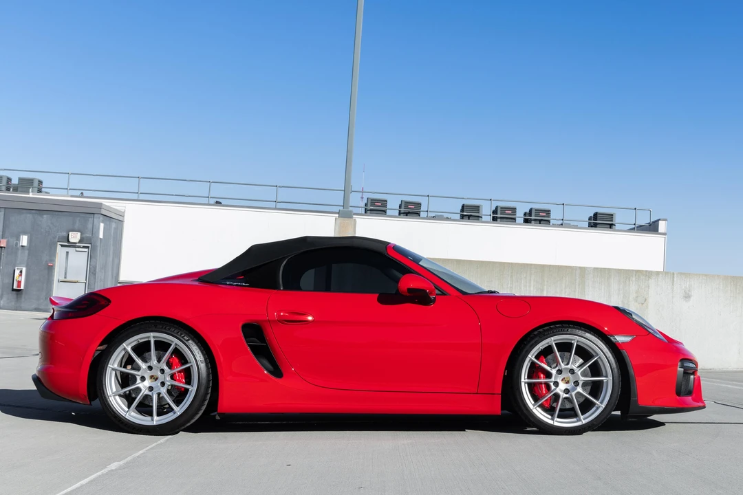 2016 Porsche 981 Boxster Spyder - Image 17 of 31