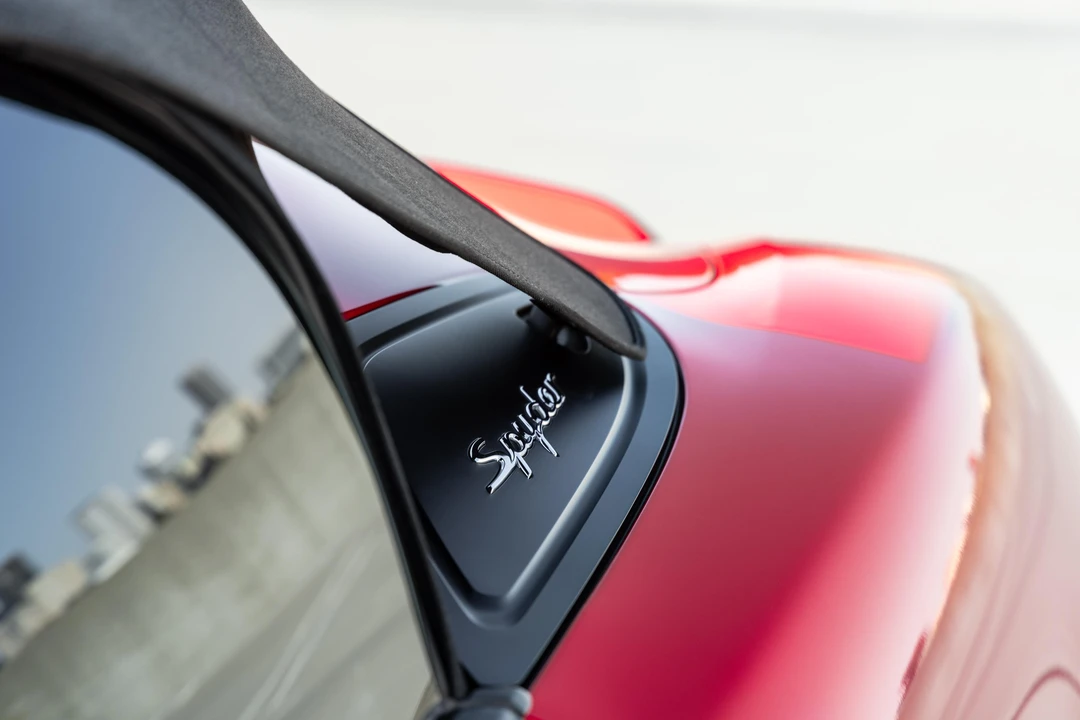 2016 Porsche 981 Boxster Spyder - Image 25 of 31