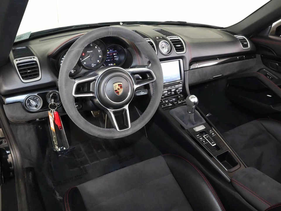 2016 Porsche 981 Boxster Spyder - Image 4 of 5