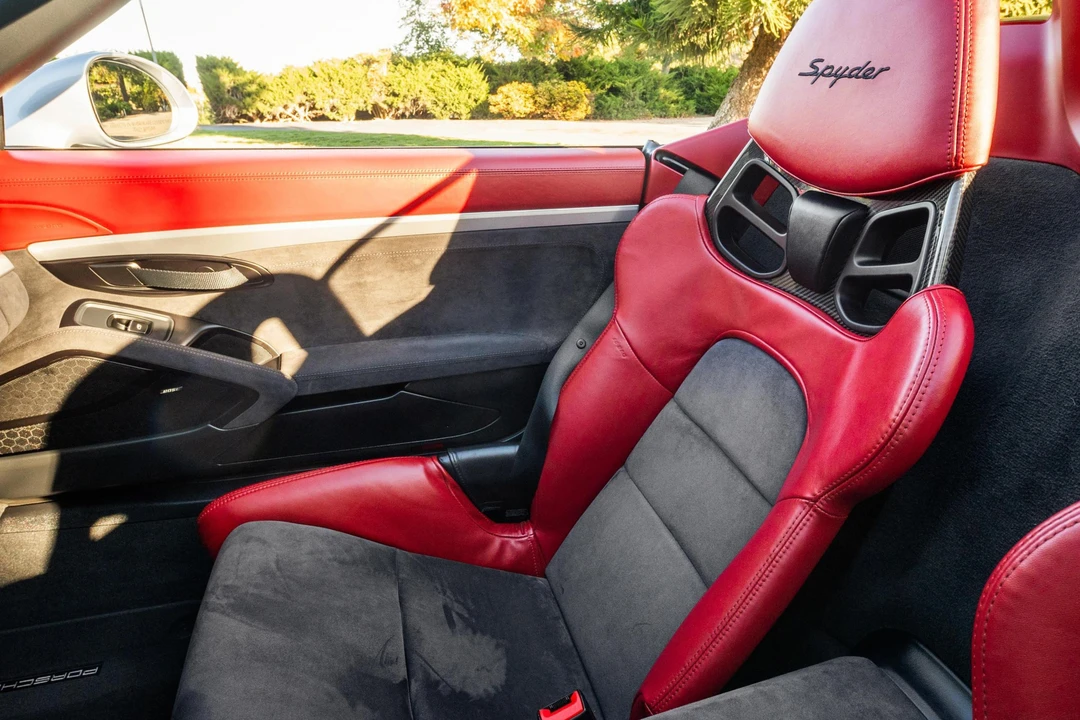 2016 Porsche 981 Boxster Spyder - Image 23 of 27