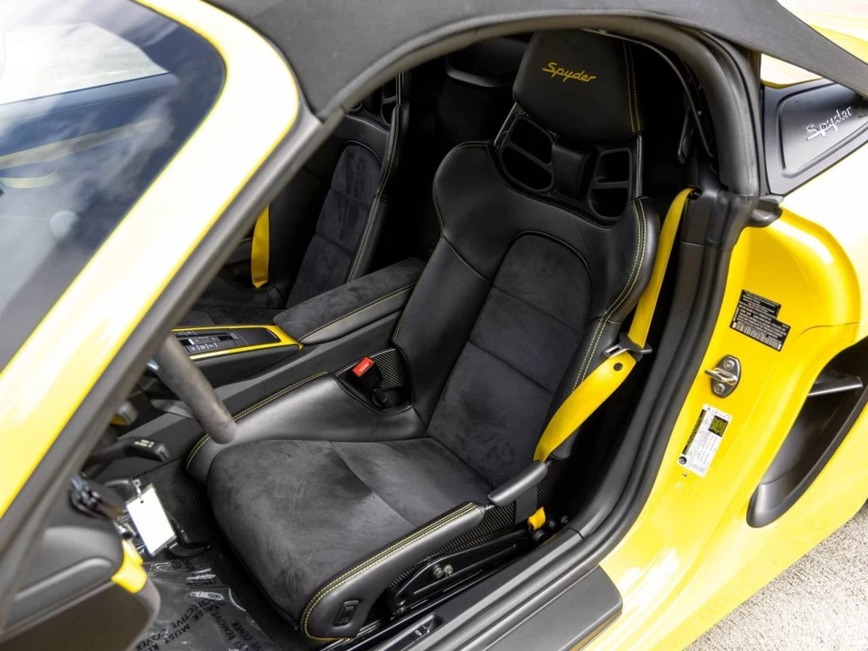 2016 Porsche 981 Boxster Spyder - Image 5 of 5