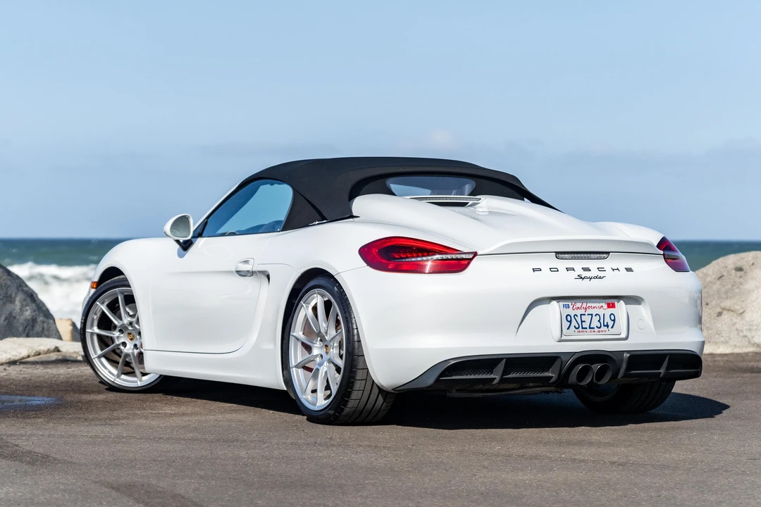 2016 Porsche 981 Boxster Spyder - Image 11 of 31
