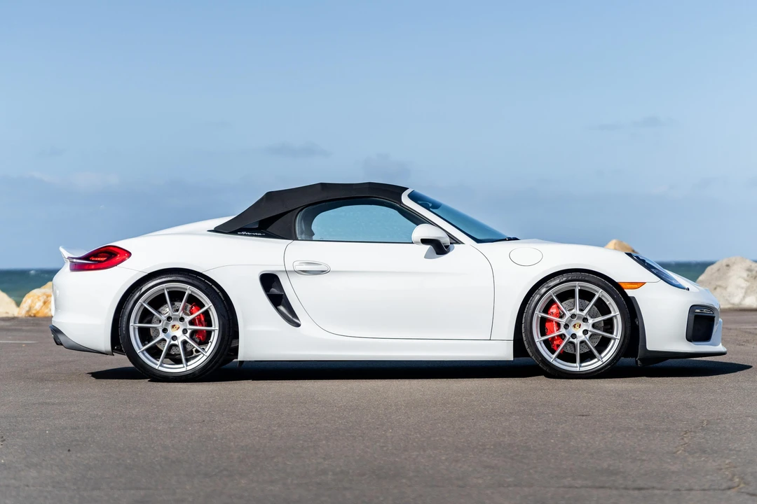 2016 Porsche 981 Boxster Spyder - Image 14 of 31