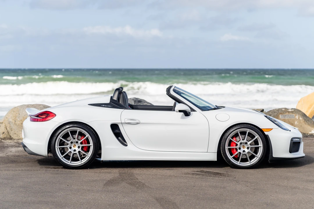 2016 Porsche 981 Boxster Spyder - Image 7 of 31