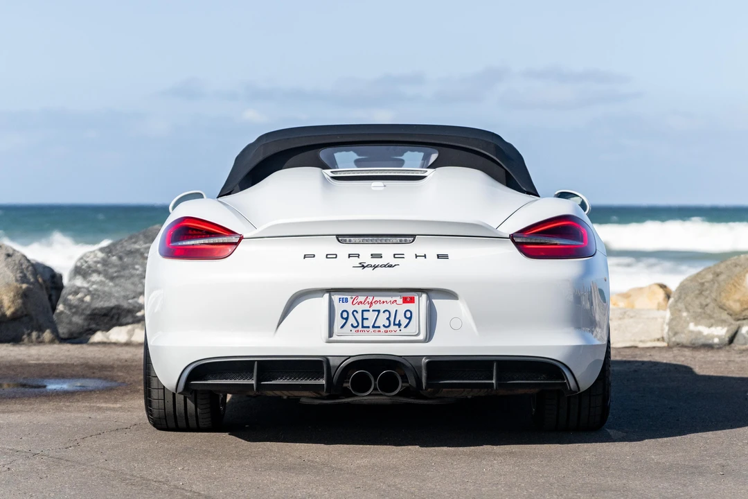 2016 Porsche 981 Boxster Spyder - Image 12 of 31