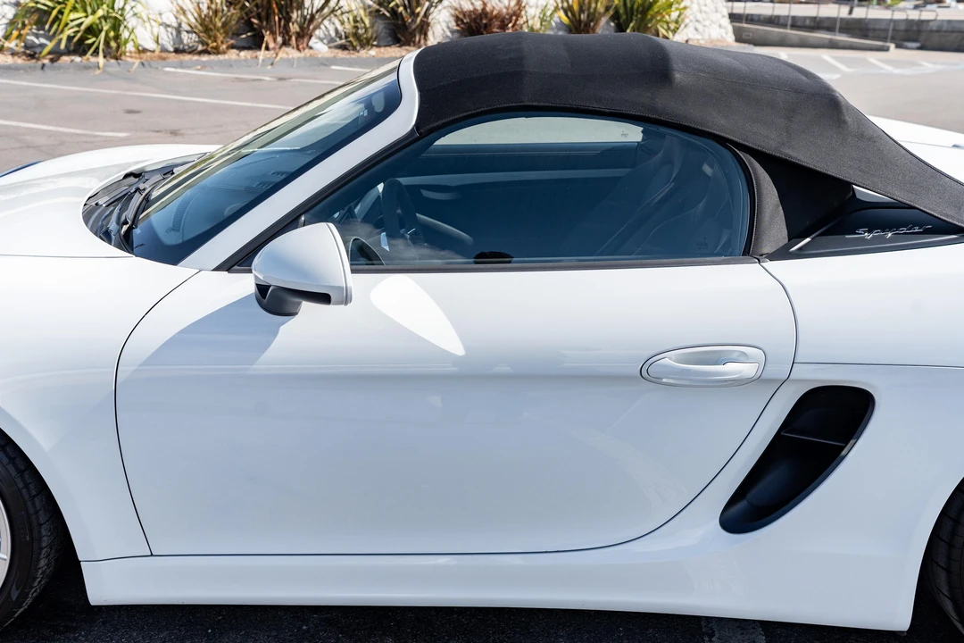 2016 Porsche 981 Boxster Spyder - Image 23 of 31