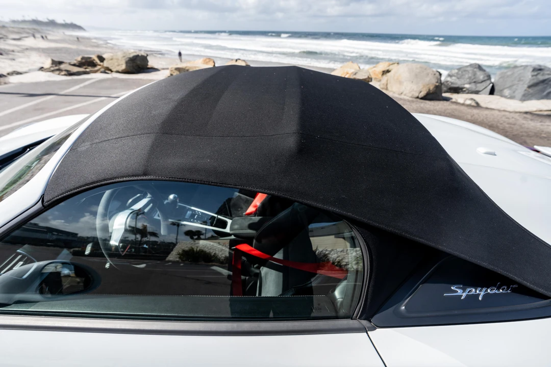 2016 Porsche 981 Boxster Spyder - Image 24 of 31