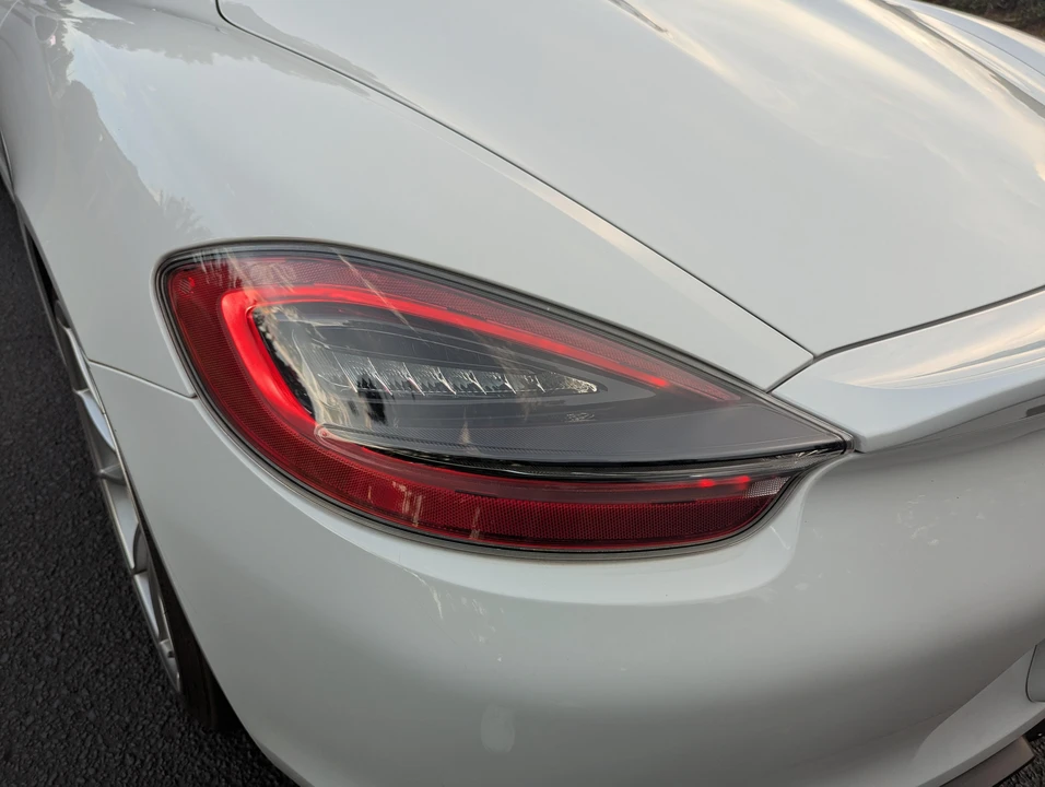 2016 Porsche 981 Boxster Spyder - Image 29 of 31
