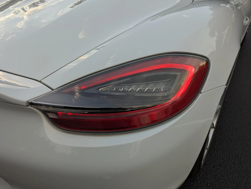 2016 Porsche 981 Boxster Spyder - Image 30 of 31