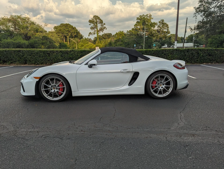 2016 Porsche 981 Boxster Spyder - Image 14 of 31