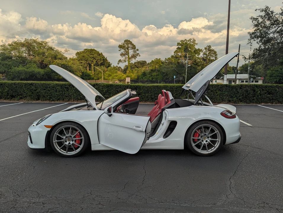 2016 Porsche 981 Boxster Spyder - Image 18 of 31