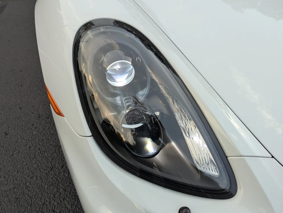 2016 Porsche 981 Boxster Spyder - Image 20 of 31