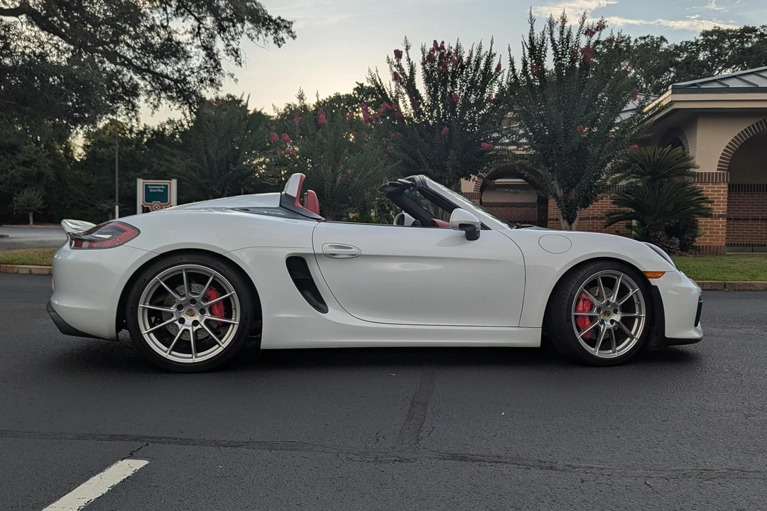 2016 Porsche 981 Boxster Spyder - Image 12 of 31