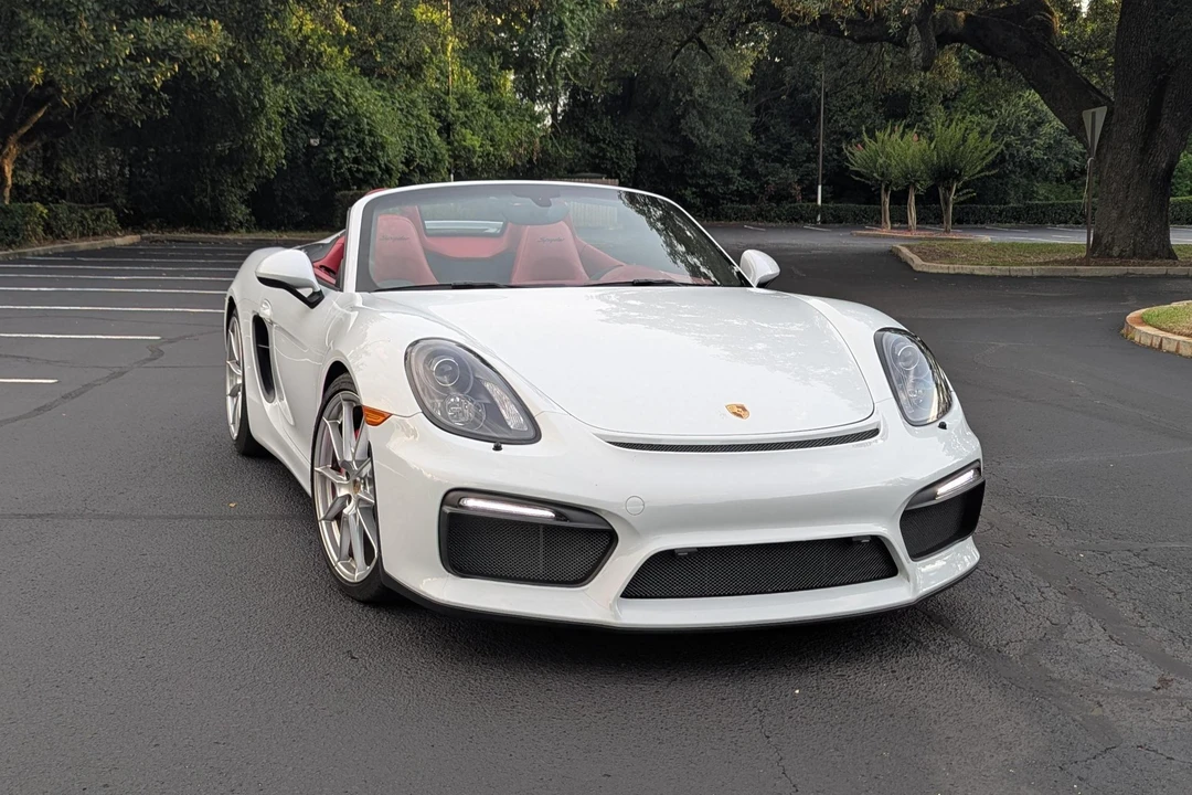 2016 Porsche 981 Boxster Spyder - Image 13 of 31