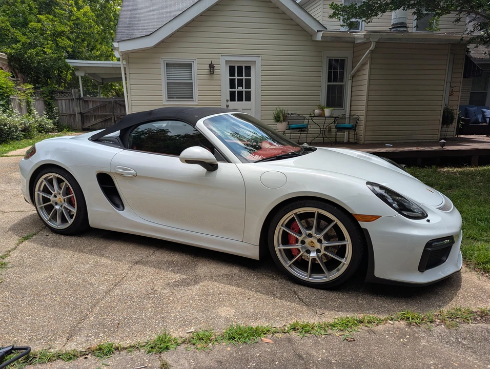 2016 Porsche 981 Boxster Spyder - Image 17 of 31