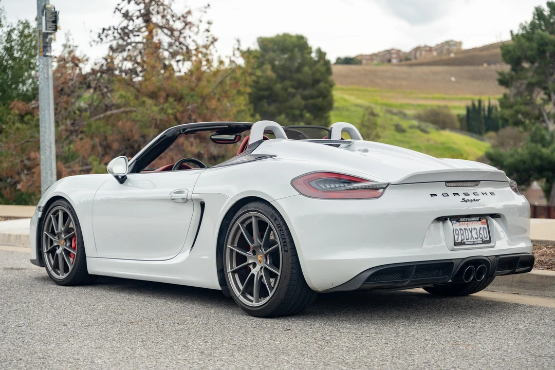 2016 Porsche 981 Boxster Spyder - Image 8 of 31