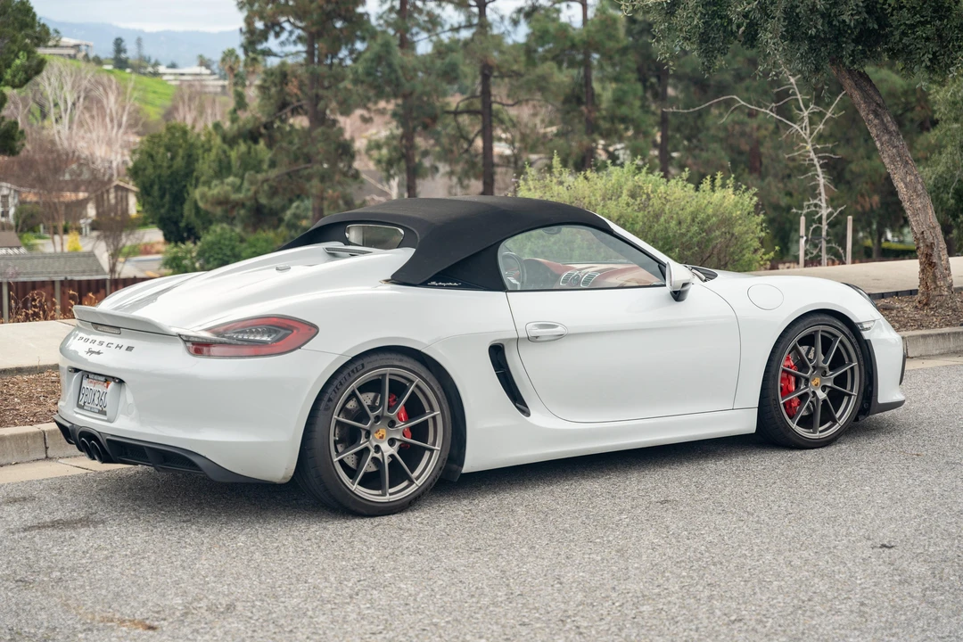 2016 Porsche 981 Boxster Spyder - Image 14 of 31