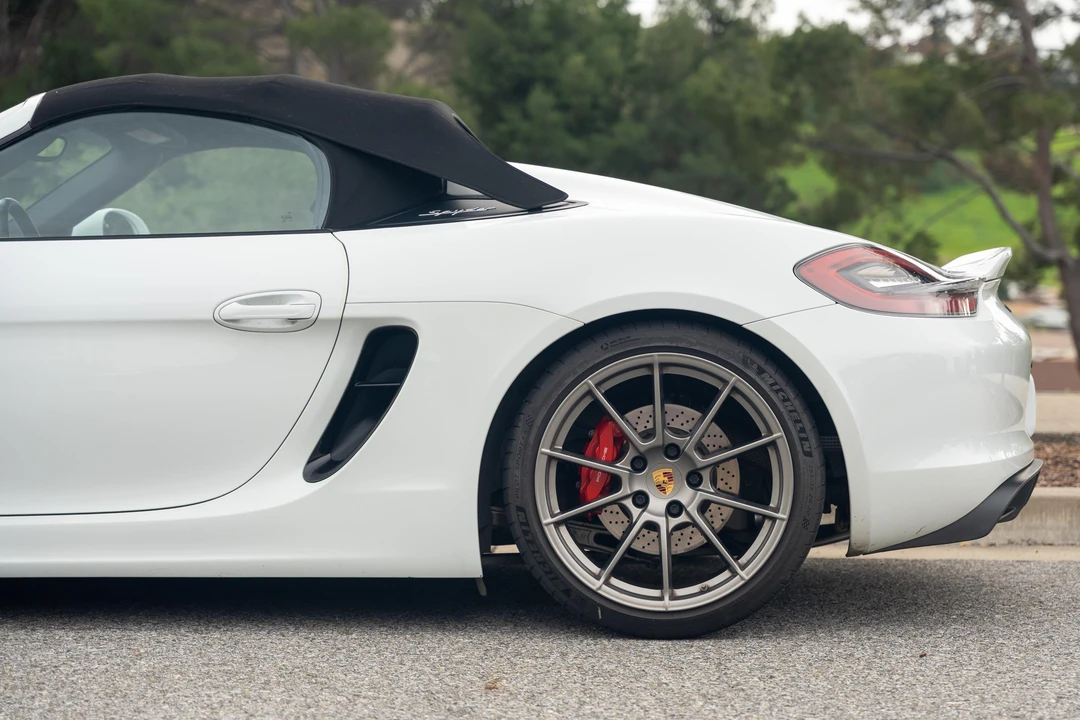 2016 Porsche 981 Boxster Spyder - Image 28 of 31