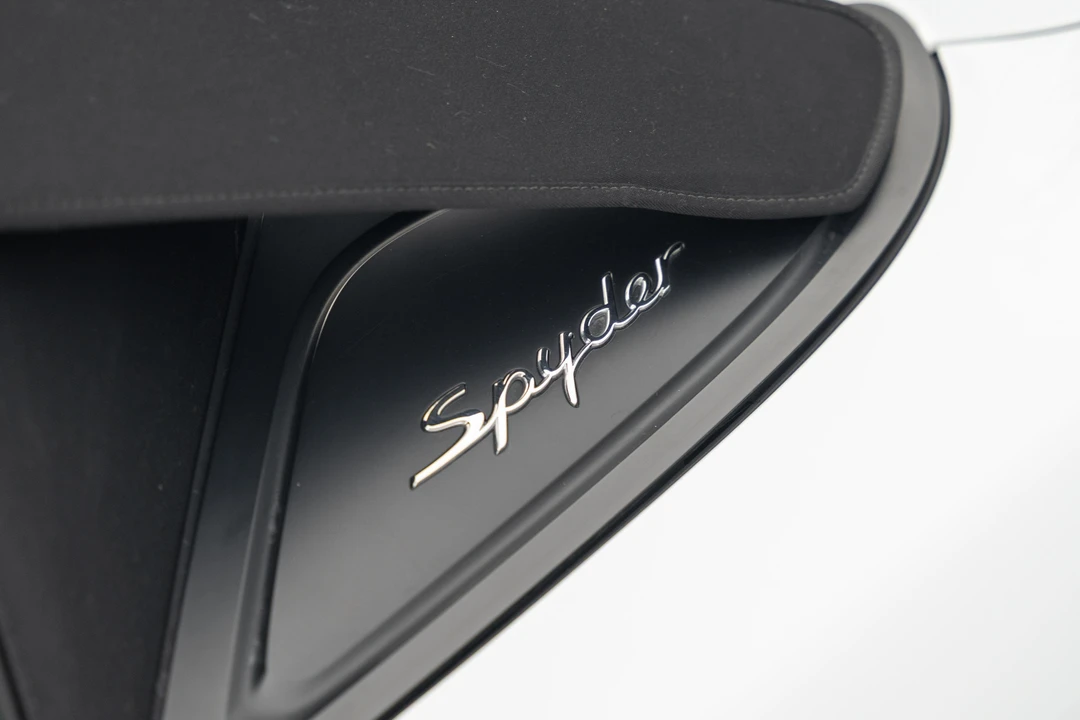 2016 Porsche 981 Boxster Spyder - Image 29 of 31