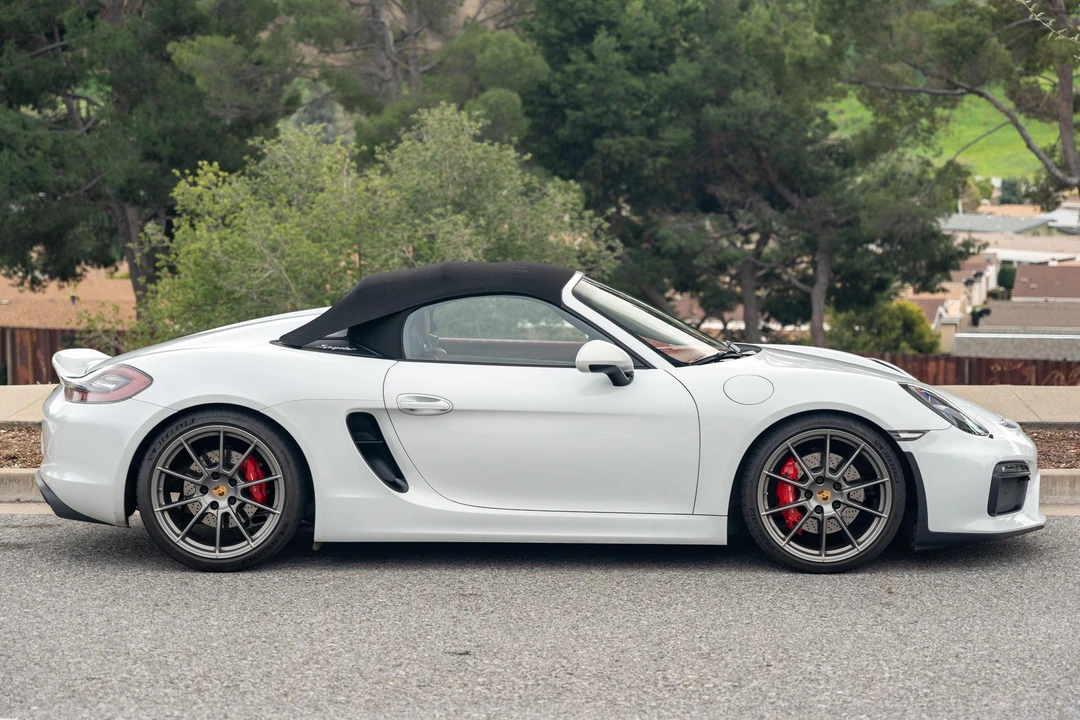 2016 Porsche 981 Boxster Spyder - Image 3 of 31