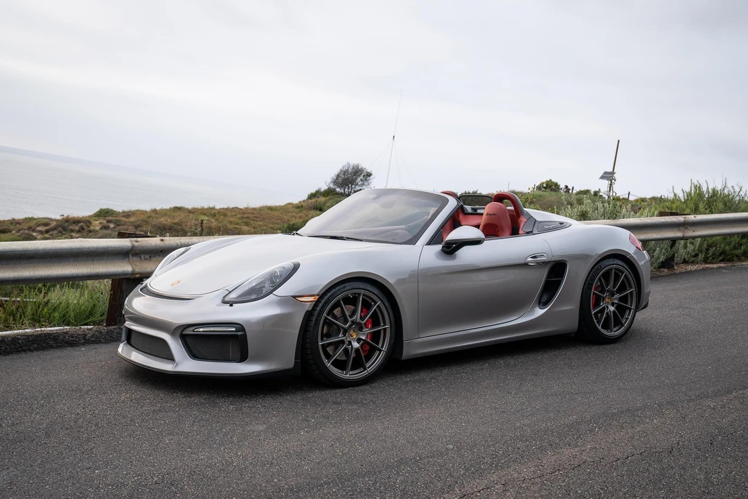 2016 Porsche 981 Boxster Spyder - Image 11 of 31