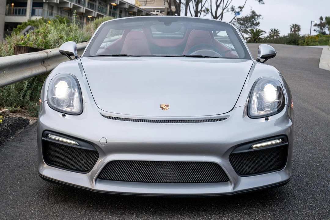 2016 Porsche 981 Boxster Spyder - Image 2 of 31