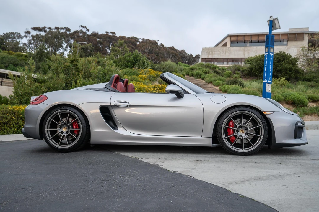 2016 Porsche 981 Boxster Spyder - Image 16 of 31