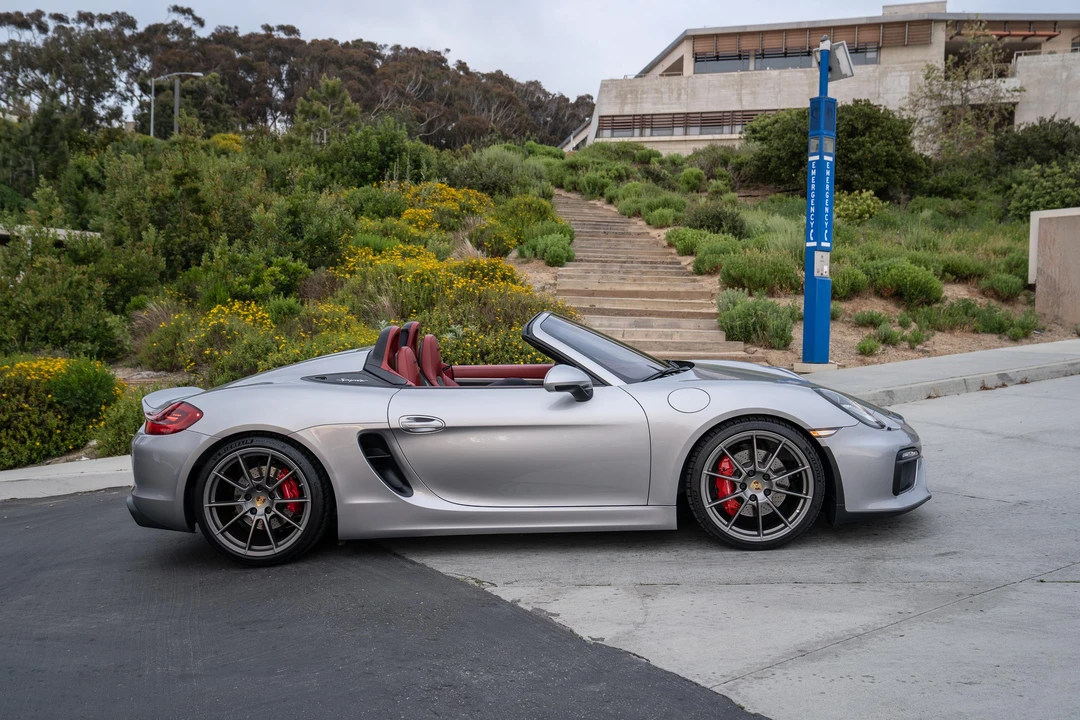 2016 Porsche 981 Boxster Spyder - Image 17 of 31