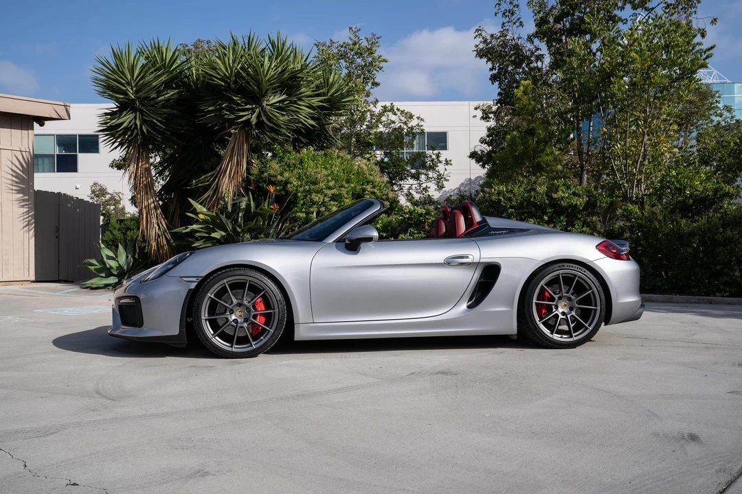 2016 Porsche 981 Boxster Spyder - Image 13 of 31