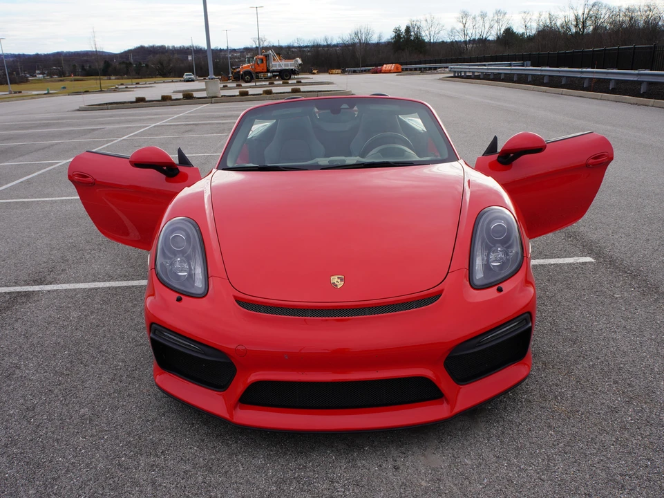 2016 Porsche 981 Boxster Spyder - Image 29 of 31