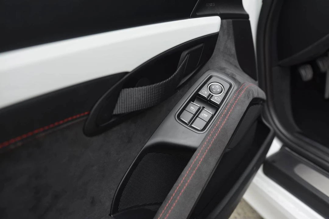 2016 Porsche 981 Boxster Spyder - Image 5 of 5