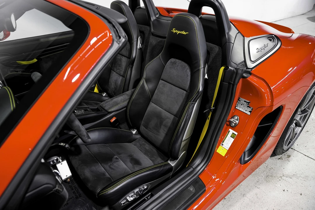 2016 Porsche 981 Boxster Spyder - Image 19 of 21