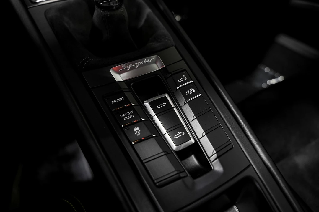 2016 Porsche 981 Boxster Spyder - Image 15 of 21