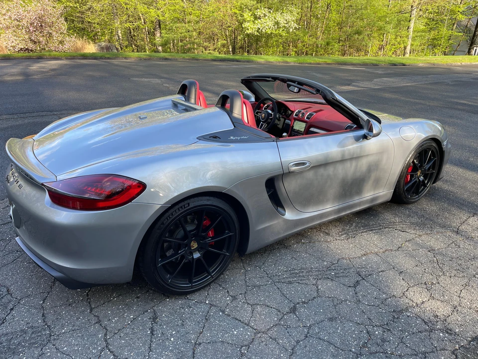 2016 Porsche 981 Boxster Spyder - Image 15 of 31