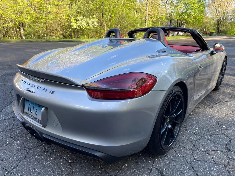 2016 Porsche 981 Boxster Spyder - Image 14 of 31