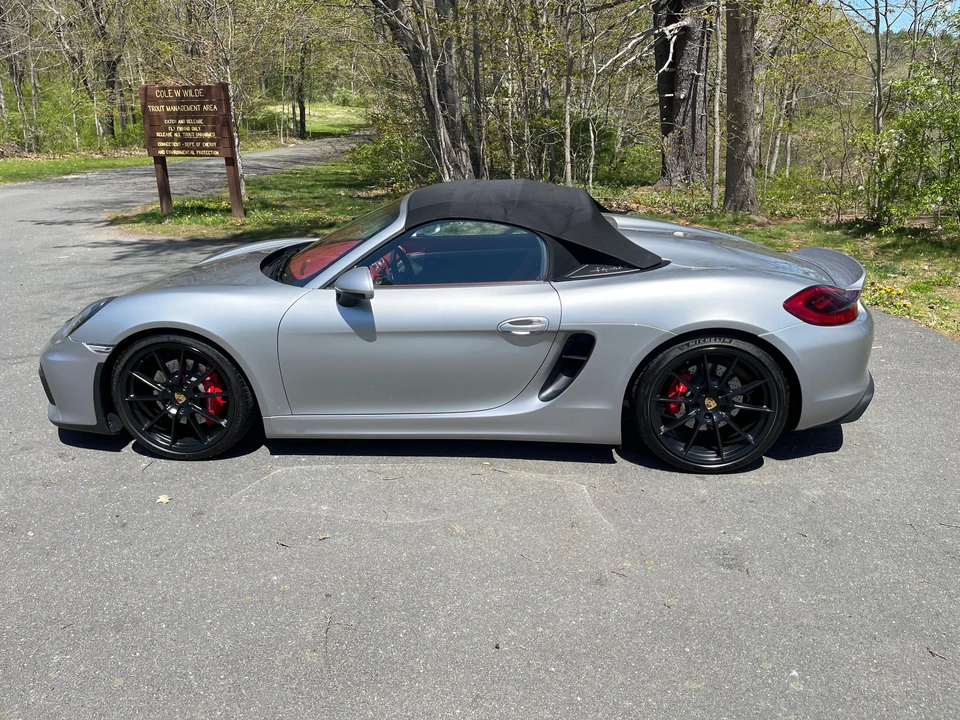 2016 Porsche 981 Boxster Spyder - Image 17 of 31