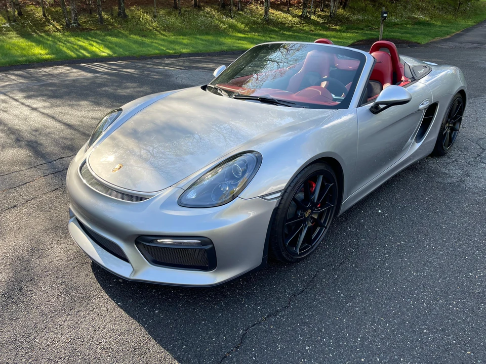2016 Porsche 981 Boxster Spyder - Image 11 of 31