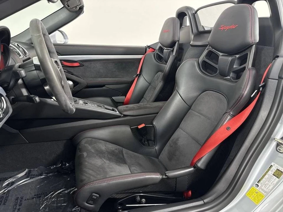 2016 Porsche 981 Boxster Spyder - Image 5 of 5