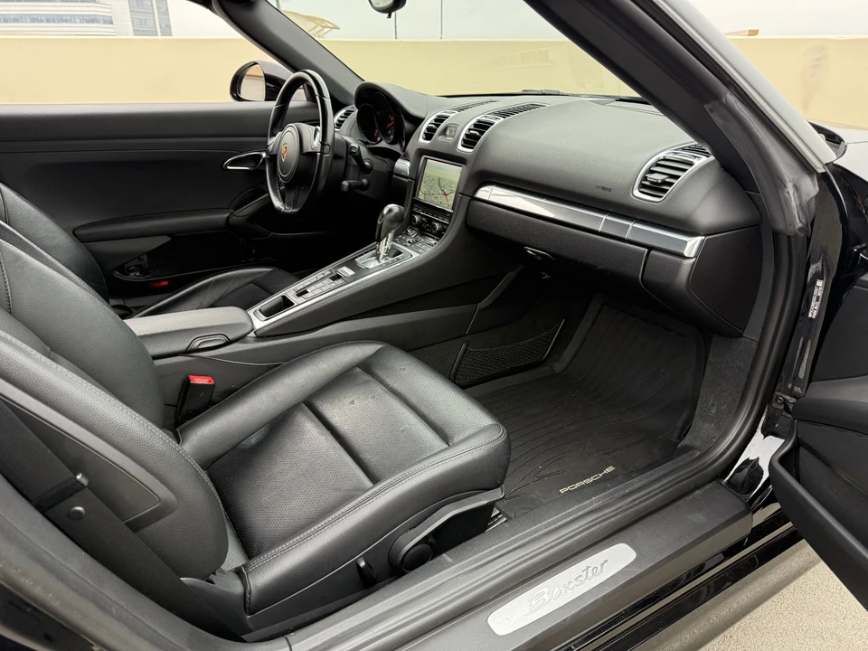 2016 Porsche 981 Boxster - Image 10 of 17