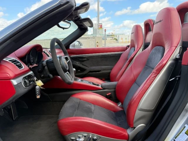 2016 Porsche 981 Boxster Spyder - Image 17 of 21