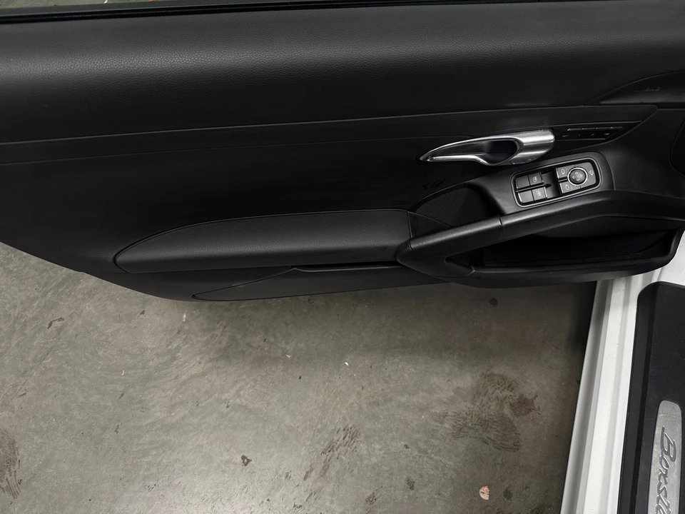 2016 Porsche 981 Boxster - Image 4 of 31