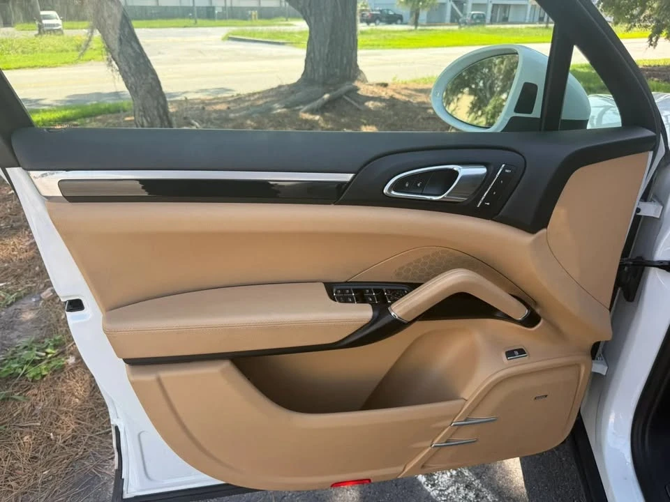 2016 Porsche 958 Cayenne - Image 5 of 17
