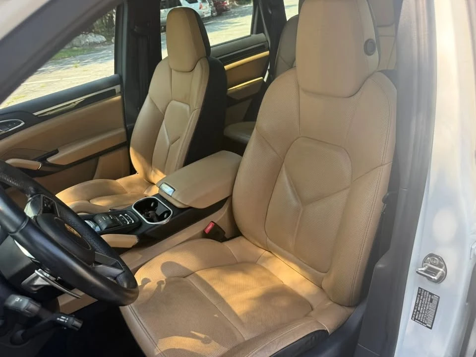 2016 Porsche 958 Cayenne - Image 10 of 17