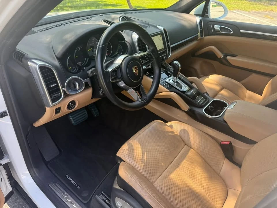 2016 Porsche 958 Cayenne - Image 6 of 17