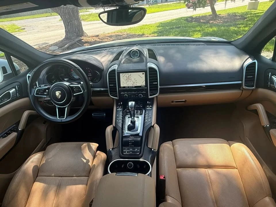 2016 Porsche 958 Cayenne - Image 11 of 17
