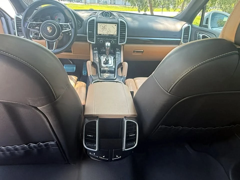 2016 Porsche 958 Cayenne - Image 12 of 17