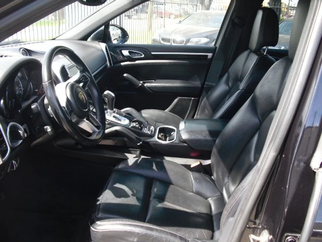 2016 Porsche 958 Cayenne - Image 9 of 19